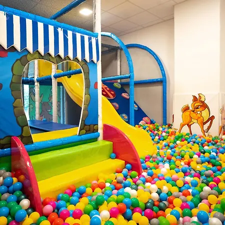 Hotel Kristian 3*
