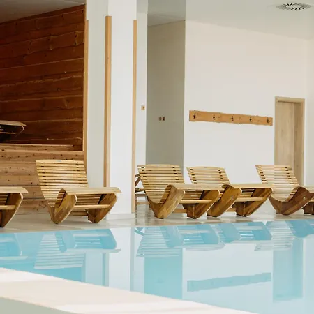 Hotel Kristian Kubova Huť