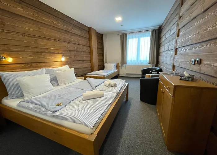 Kristian Hotel